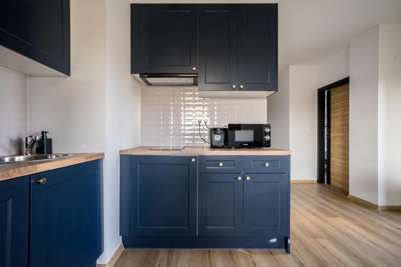 Bizapartments - Modern Flats With Parking ワルシャワ エクステリア 写真