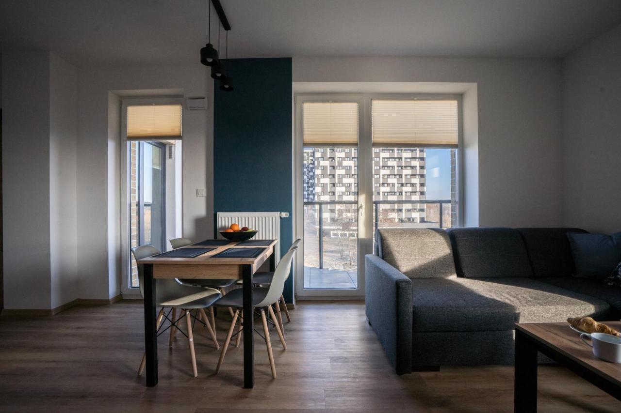 Bizapartments - Modern Flats With Parking ワルシャワ エクステリア 写真