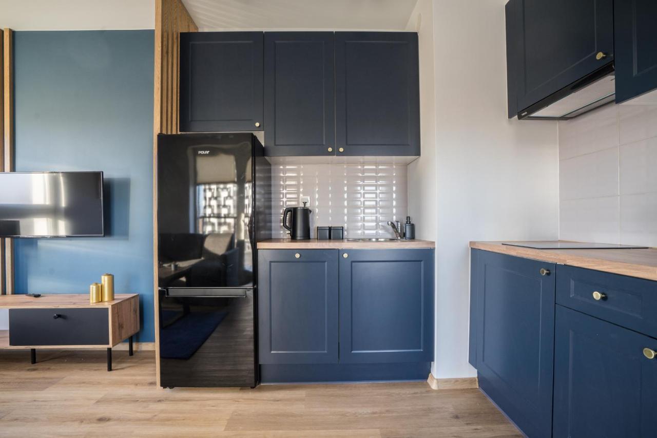 Bizapartments - Modern Flats With Parking ワルシャワ エクステリア 写真