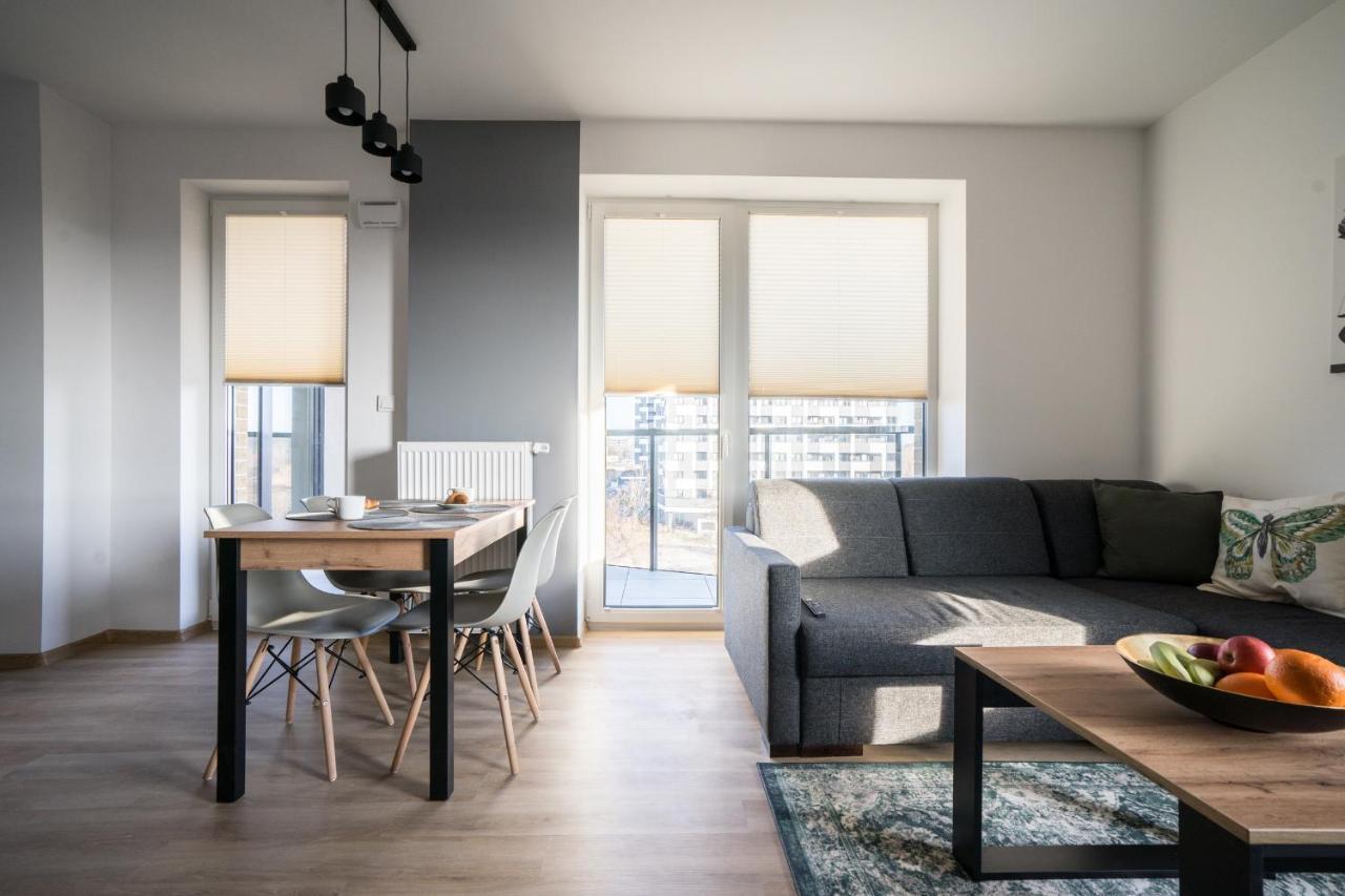 Bizapartments - Modern Flats With Parking ワルシャワ エクステリア 写真