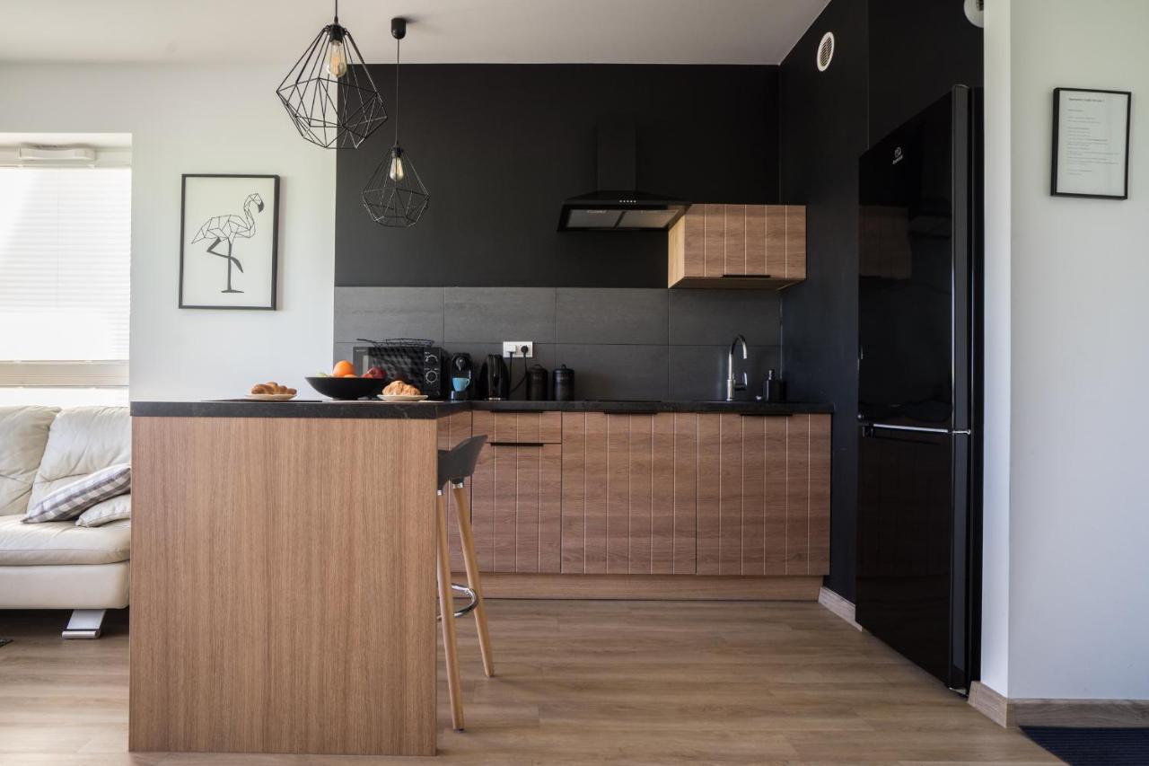 Bizapartments - Modern Flats With Parking ワルシャワ エクステリア 写真