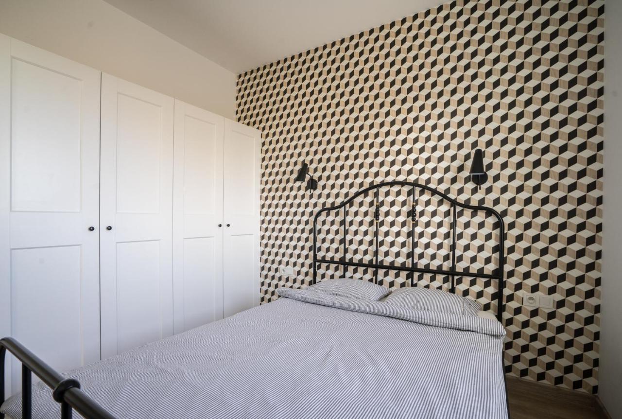 Bizapartments - Modern Flats With Parking ワルシャワ エクステリア 写真