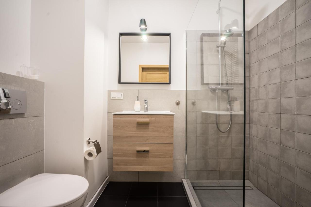 Bizapartments - Modern Flats With Parking ワルシャワ エクステリア 写真