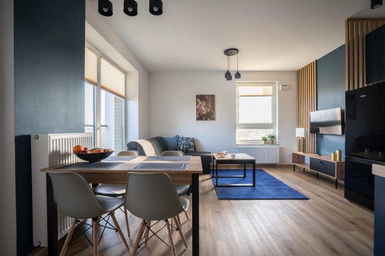 Bizapartments - Modern Flats With Parking ワルシャワ エクステリア 写真