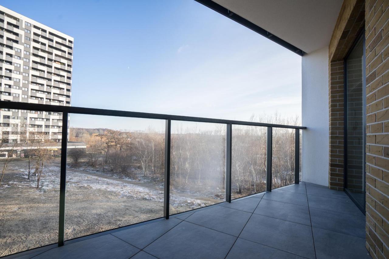 Bizapartments - Modern Flats With Parking ワルシャワ エクステリア 写真
