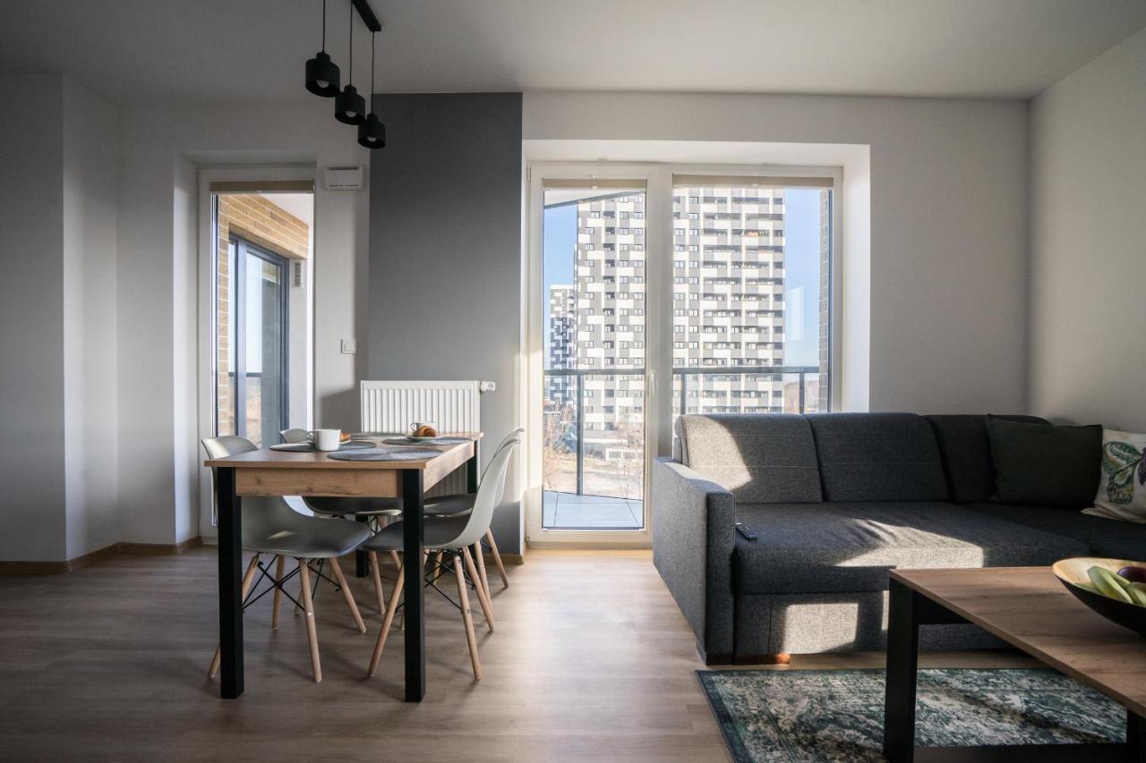 Bizapartments - Modern Flats With Parking ワルシャワ エクステリア 写真