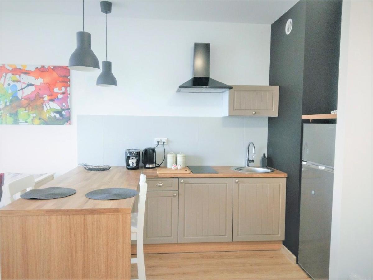 Bizapartments - Modern Flats With Parking ワルシャワ エクステリア 写真